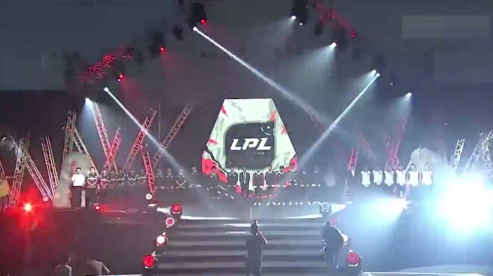 lPL:英雄联盟职业联赛宣传片，中国大陆最高级别的英雄联盟职业比赛